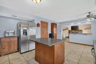 408 S Brookshore Dr, Shorewood, IL 60404 - Photo 14