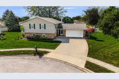 701 N Mohave Drive, Pontiac, IL 61764 - Photo 1