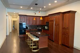 9 E Huron St, Chicago, IL 60611 - Photo 2