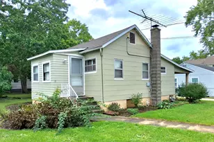 406 Cottage Row, Sycamore, IL 60178 - Photo 1