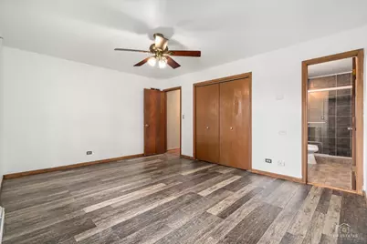 830 Hiawatha Drive, Elgin, IL 60120 - Photo 14