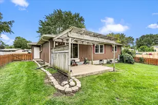 830 Hiawatha Dr, Elgin, IL 60120 - Photo 26