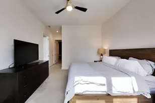 367 W Locust St, Chicago, IL 60610 - Photo 12