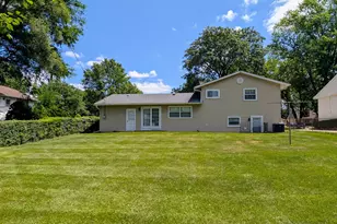 476 Raupp Blvd, Buffalo Grove, IL 60089 - Photo 20