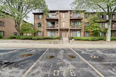 611 N Briar Hill Lane #1, Addison, IL 60101 - Photo 2