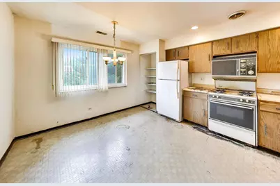 6876 W Touhy Avenue #3E, Niles, IL 60714 - Photo 6