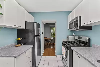 805 W Belle Plaine Avenue #103, Chicago, IL 60613 - Photo 10
