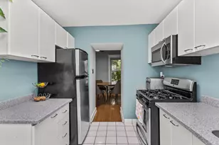 805 W Belle Plaine Ave, Chicago, IL 60613 - Photo 10