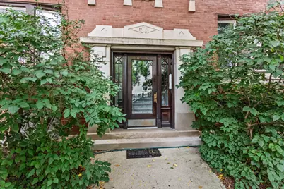 805 W Belle Plaine Avenue #103, Chicago, IL 60613 - Photo 2