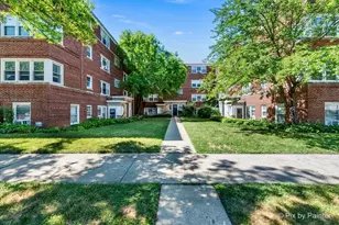 2715 W Berwyn Ave, Chicago, IL 60625 - Photo 1
