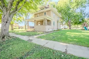 507 S Griffin St, Armington, IL 61721 - Photo 2