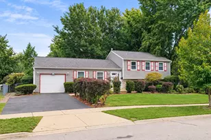 1329 Elm Dr, Schaumburg, IL 60194 - Photo 2