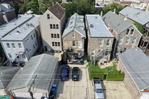 1427 W Superior St, Chicago, IL 60642 - Photo 22
