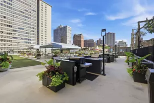 655 W Irving Park Rd, Chicago, IL 60613 - Photo 16