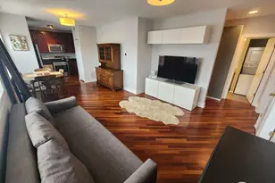 3335 W Belle Plaine Ave, Chicago, IL 60618 - Photo 10