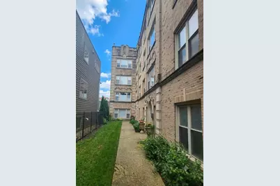 3335 W Belle Plaine Avenue #3A, Chicago, IL 60618 - Photo 2