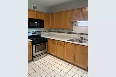 1404 W Split Oak Circle, Round Lake Beach, IL 60073 - Photo 10