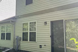 1404 W Split Oak Cir, Round Lake Beach, IL 60073 - Photo 20
