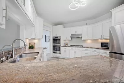 2775 Ginger Woods Drive, Aurora, IL 60502 - Photo 18