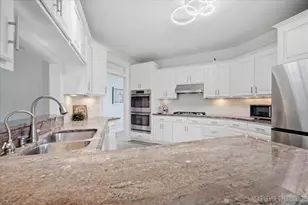 2775 Ginger Woods Dr, Aurora, IL 60502 - Photo 18