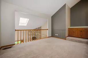 9151 Del Prado Dr, Palos Hills, IL 60465 - Photo 16