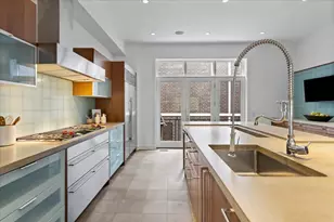 460 W Superior St, Chicago, IL 60654 - Photo 14