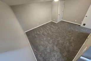 1463 Moluf St, Dekalb, IL 60115 - Photo 18