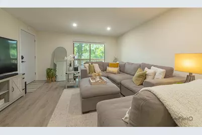 6612 W 64th Place #2W, Chicago, IL 60638 - Photo 2