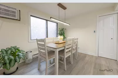 6612 W 64th Place #2W, Chicago, IL 60638 - Photo 8