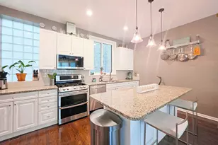 4240 N Kenmore Ave, Chicago, IL 60613 - Photo 2
