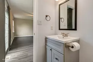 1562 Moluf St, Dekalb, IL 60115 - Photo 10