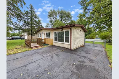 2039 Cherry Avenue, Hanover Park, IL 60133 - Photo 2
