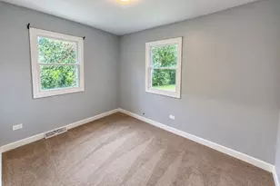 2039 Cherry Ave, Hanover Park, IL 60133 - Photo 8
