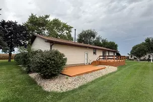 205 N Pond St, Lostant, IL 61334 - Photo 20