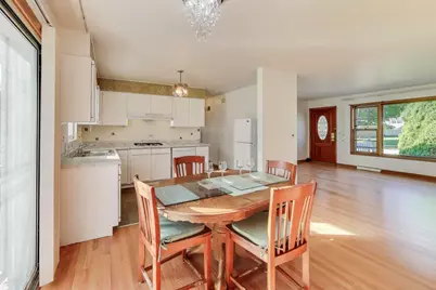 901 S Can Dota Avenue, Mount Prospect, IL 60056 - Photo 8