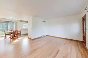 901 S Can-Dota Ave, Mount Prospect, IL 60056 - Photo 6