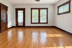 445 Pleasant St, Woodstock, IL 60098 - Photo 6