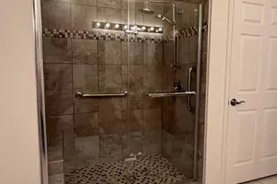 8300 Concord Dr, Morton Grove, IL 60053 - Photo 18