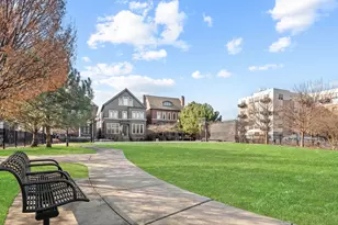 2730 N Hartland Ct, Chicago, IL 60614 - Photo 66