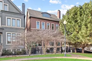 2730 N Hartland Ct, Chicago, IL 60614 - Photo 2