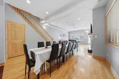 2646 S Hillock Avenue, Chicago, IL 60608 - Photo 8