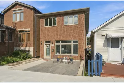 2646 S Hillock Avenue, Chicago, IL 60608 - Photo 2