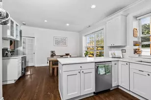 2711 N Mildred Ave, Chicago, IL 60614 - Photo 8