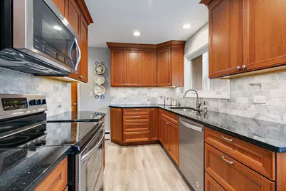 443 Glendale Road, Roselle, IL 60172 - Photo 4