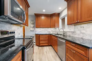 443 Glendale Rd, Roselle, IL 60172 - Photo 4