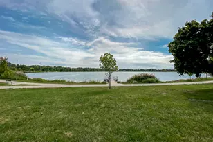 2104 Park Pl Dr, Bloomington, IL 61701 - Photo 44