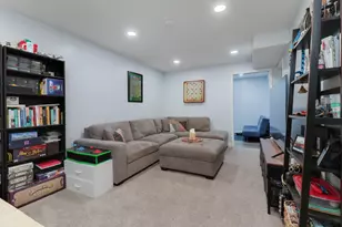 2104 Park Pl Dr, Bloomington, IL 61701 - Photo 24
