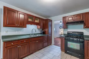 1412 Meriden St, Mendota, IL 61342 - Photo 8