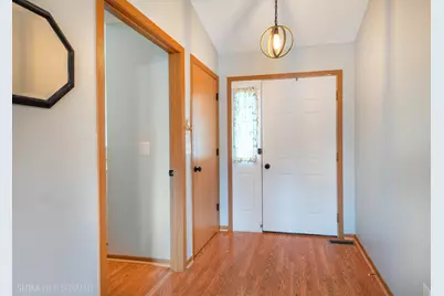 509 Wedgewood Trail, McHenry, IL 60050 - Photo 2