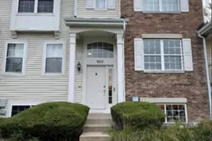 902 Galway Ln, Pingree Grove, IL 60140 - Photo 1